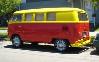 Illustration for article titled Volkswagen Type 2 With Rare Condiment Colors Option